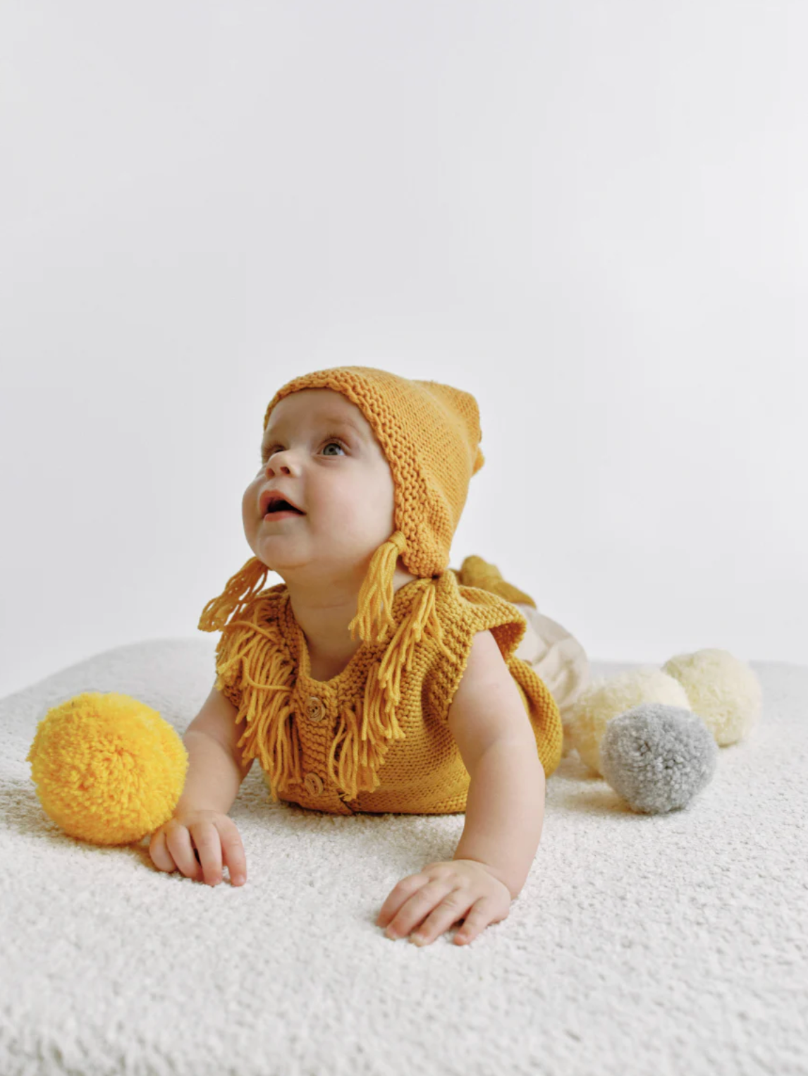 В'язаний комплект гірчичний