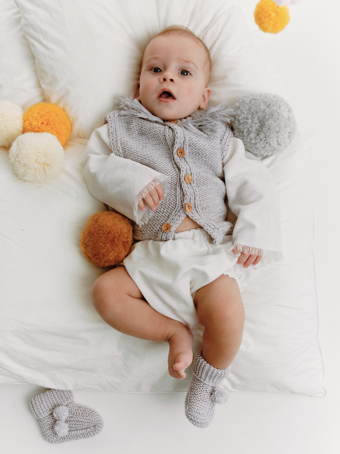 В'язаний комплект сірий